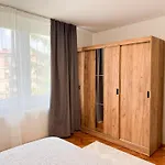 Modern Grbavica - Quiet Area & Free Parking *