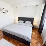 Modern Grbavica - Quiet Area & Free Parking *