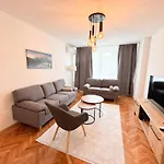Modern Grbavica - Quiet Area & Free Parking Apartment Sarajevo