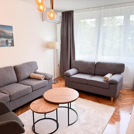 Modern Grbavica - Quiet Area & Free Parking Сараево