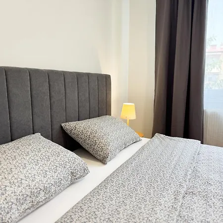 Modern Grbavica - Quiet Area & Free Parking Daire