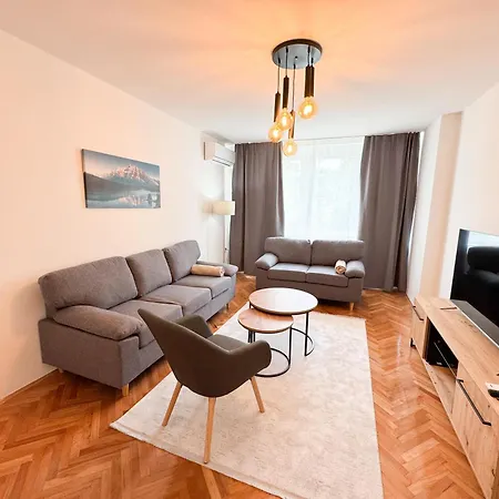 Modern Grbavica - Quiet Area & Free Parking Апартаменты Сараево